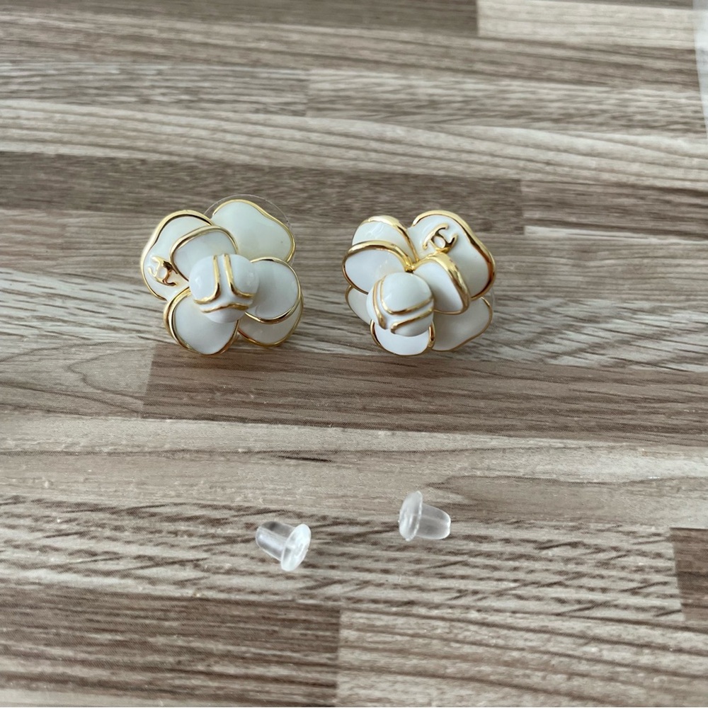 Brand new white camellia enamel stud earrings